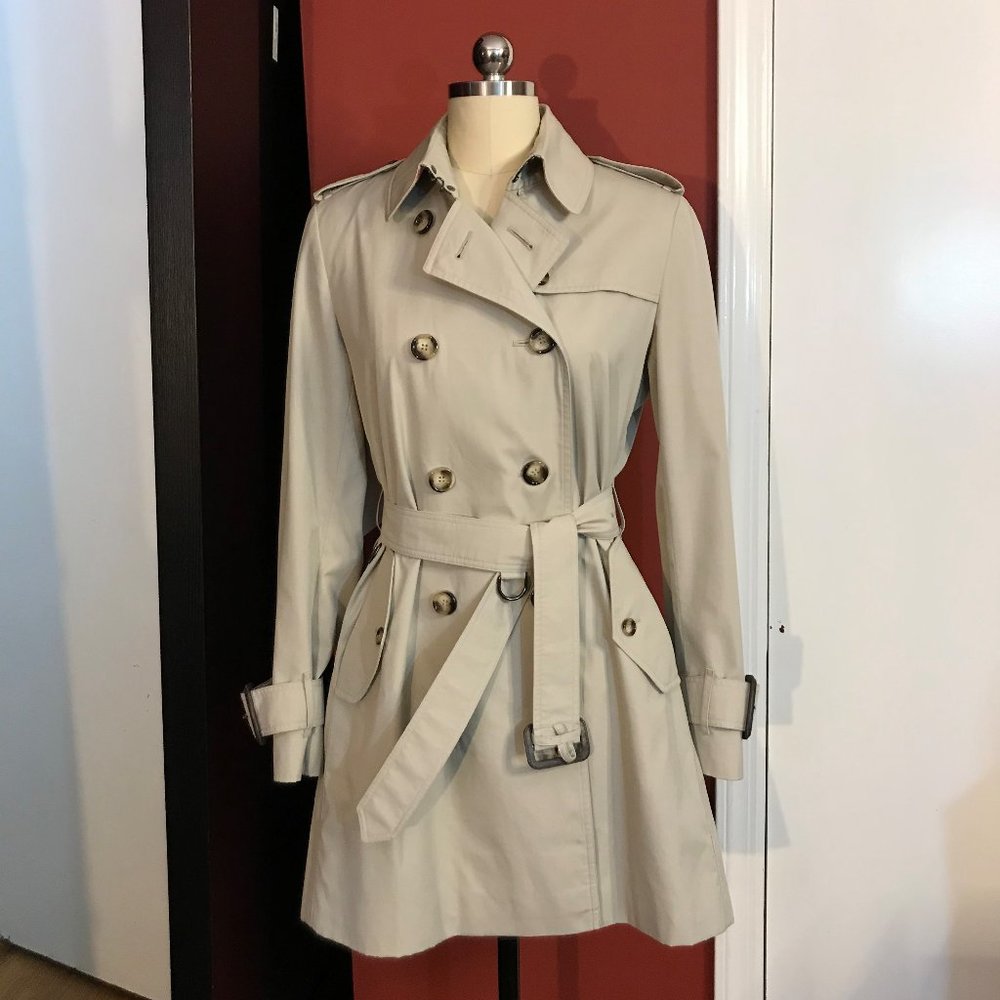 BURBERRY Mid-Length Belted Trench Coat